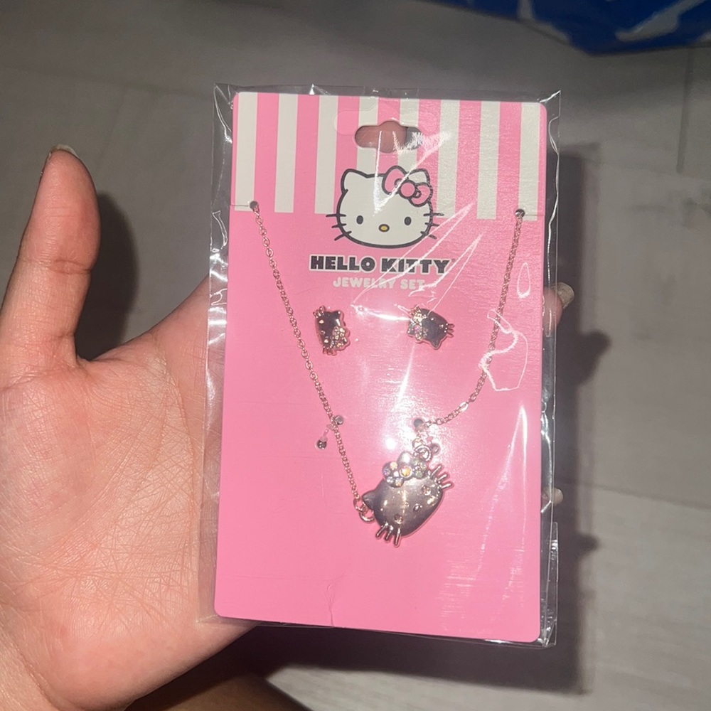 Hello kitty jewelry set
